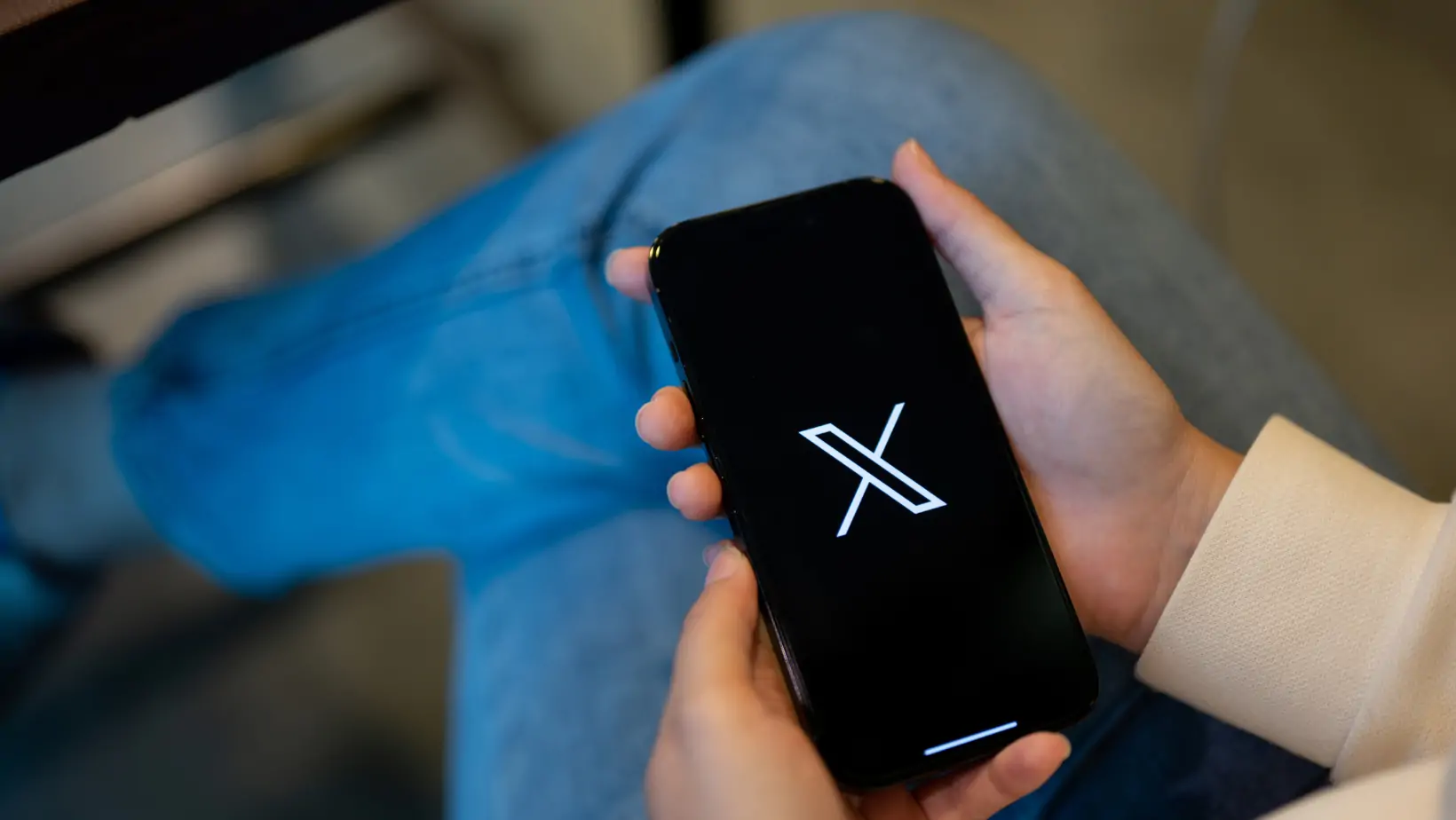 X Introduces Video Feature to Spaces: Hosts Can Now Turn On Cameras